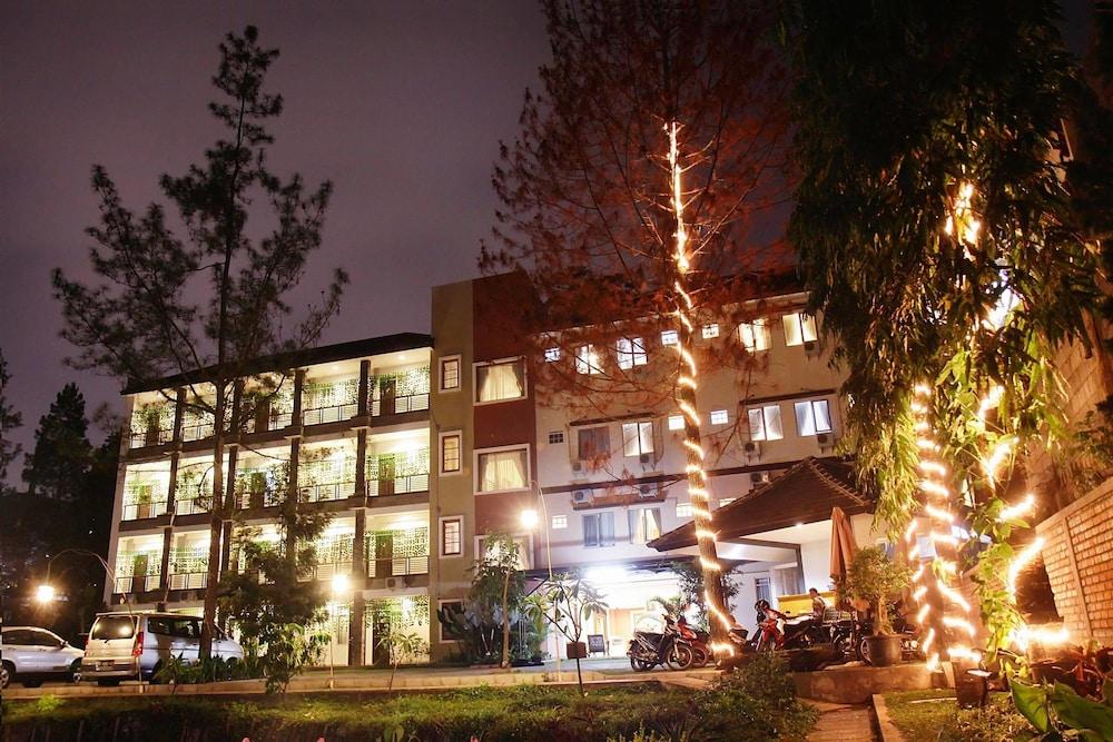 Hotel Lotus Bandung Ngoại thất bức ảnh