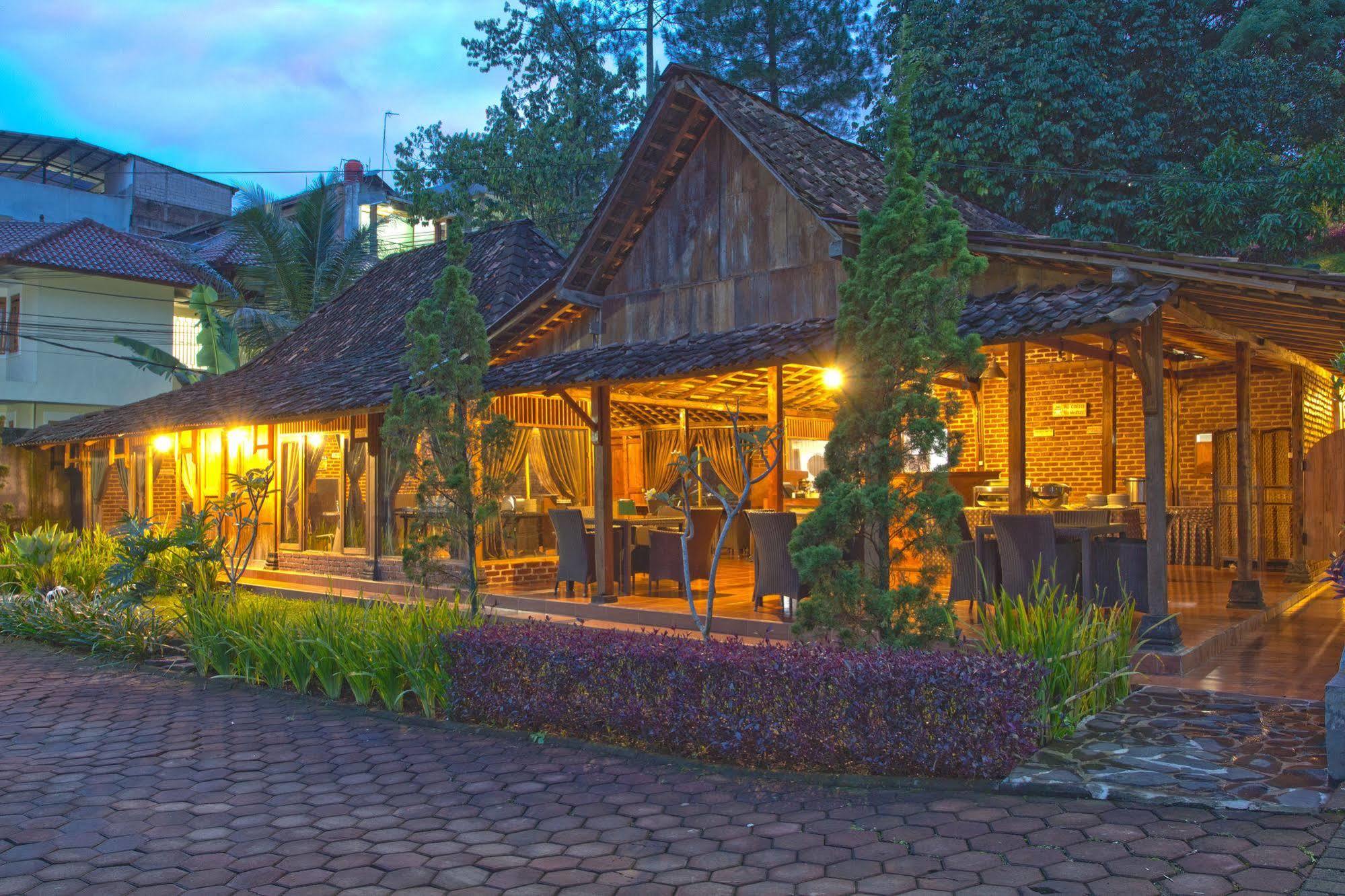 Hotel Lotus Bandung Ngoại thất bức ảnh