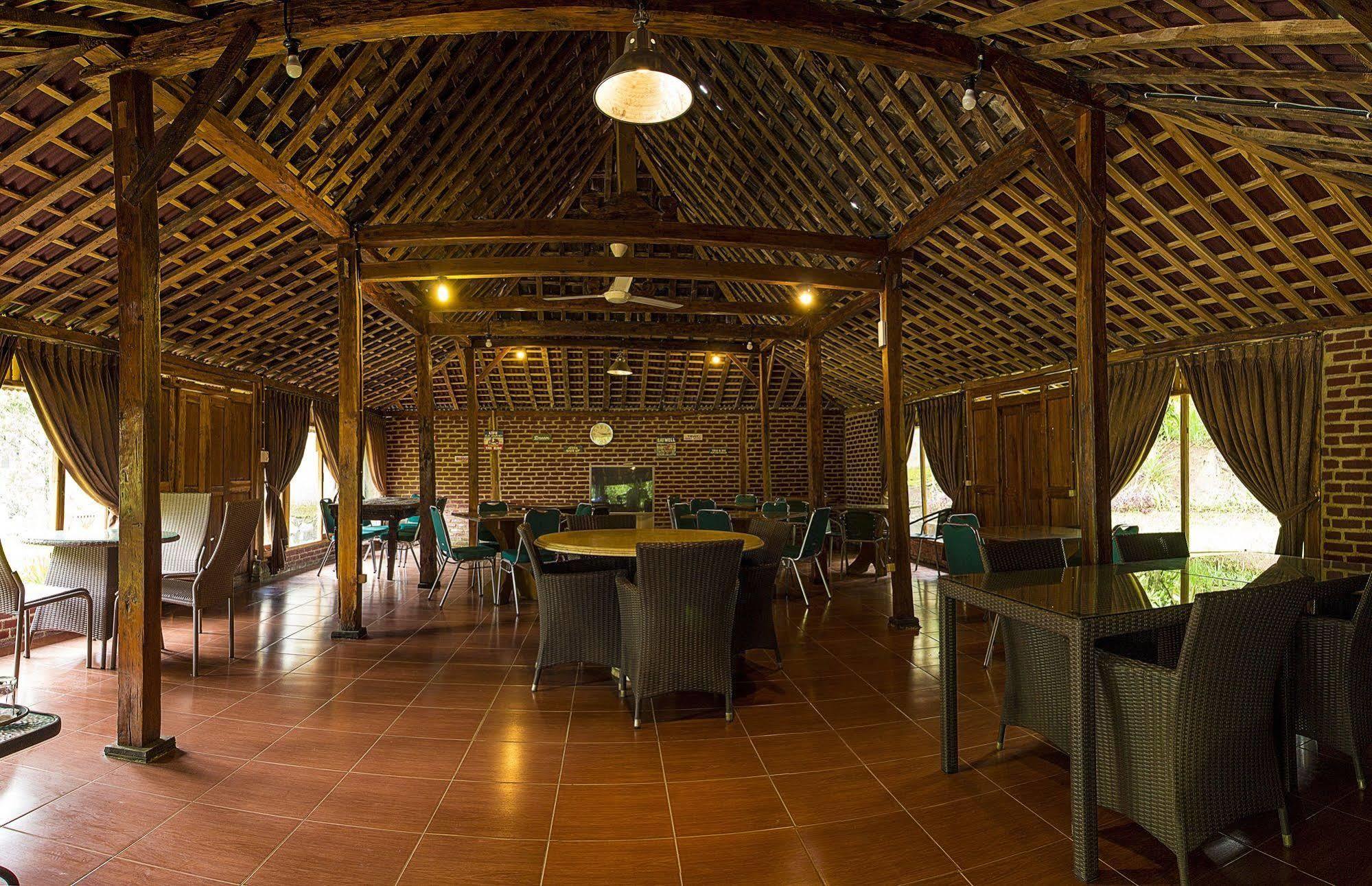 Hotel Lotus Bandung Ngoại thất bức ảnh